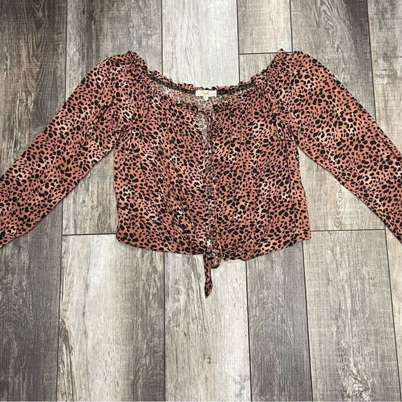 Rewind Leopard Off Shoulder Long Sleeve Button-down Blouse Top Tan Black Medium - Picture 9 of 12